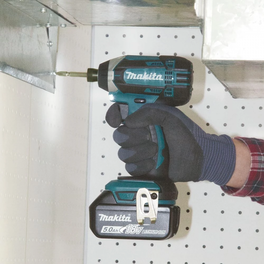 Шуруповерт аккумуляторный Makita DTD152Z