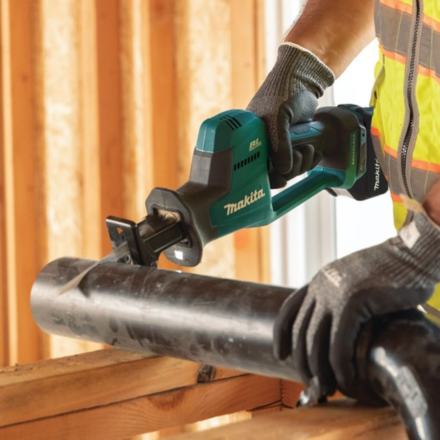 Сабельная аккумуляторная пила Makita DJR189Z