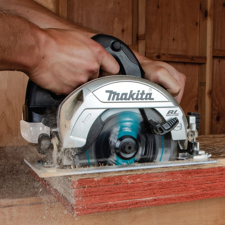 Пила дисковая аккумуляторная Makita DHS660Z