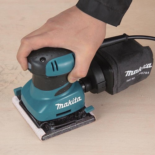 Шлифовальная вибрационная машина Makita BO4555